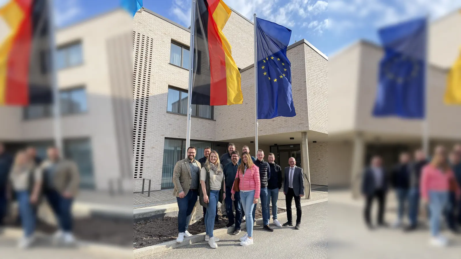 Digitalisierung made in Waldsassen - die Wählervereinigung Zukunft Landkreis Tirschenreuth besucht das neue Landesamt. Links: Fraktionsvorsitzender Matthias Grundler, vorne von links Dritte Bürgermeisterin Katja Bloßfeldt und Kreisrätin Julia Thoma. (Bild: Matthias Grundler)