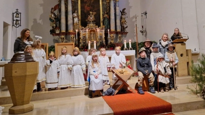 Mit großem Applaus und viel Lob wurden die Darsteller und ihre Regisseurinnen belohnt. (Bild: Siegfried Bock)