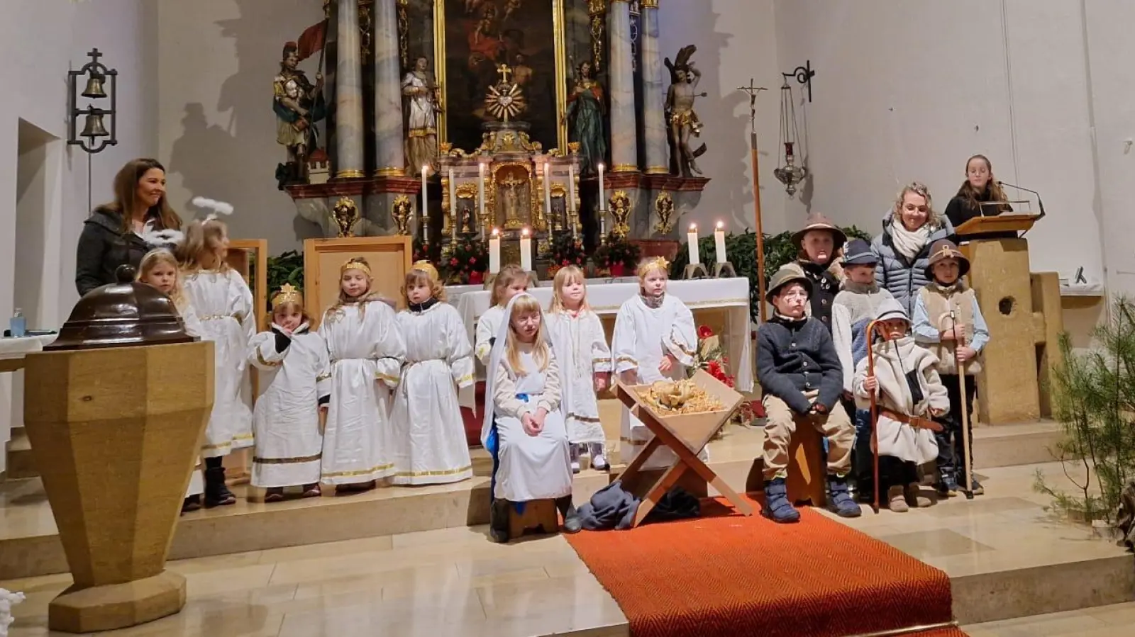 Mit großem Applaus und viel Lob wurden die Darsteller und ihre Regisseurinnen belohnt. (Bild: Siegfried Bock)