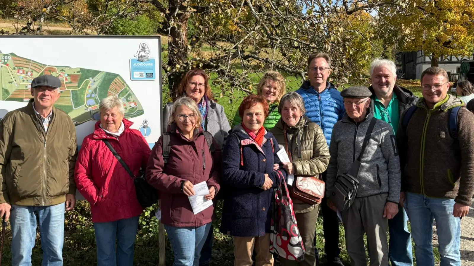 Gruppenfoto der Teilnehmer des Ausflugs. (Bild: Martin Gerstacker)