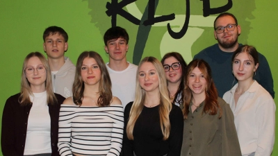 Die neue Vorstandschaft der KLJB Altfalter: Muriel Wegerer, Simon Fischer, Mia Gradl, Tom Schafbauer, Helena Hierl, Sophie Kostner, Hannah Butz, Thomas Schrott, Jule Kraus (von links). Nicht am Bild: Marina Bauer, Rosalie Maierhofer, Maximilian Bauer. (Bild: Ina Fischer)
