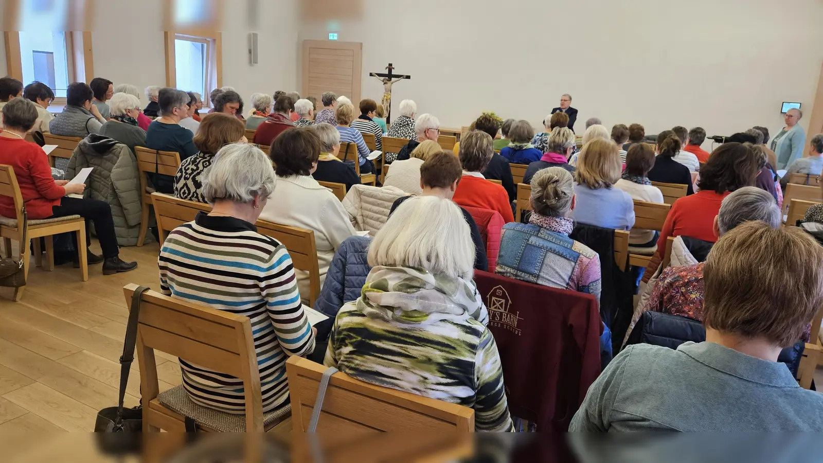 Dir. Manfred Strigl referiert bei den Einkehrtagen in Johannisthal. (Bild: Martina Friedrich)