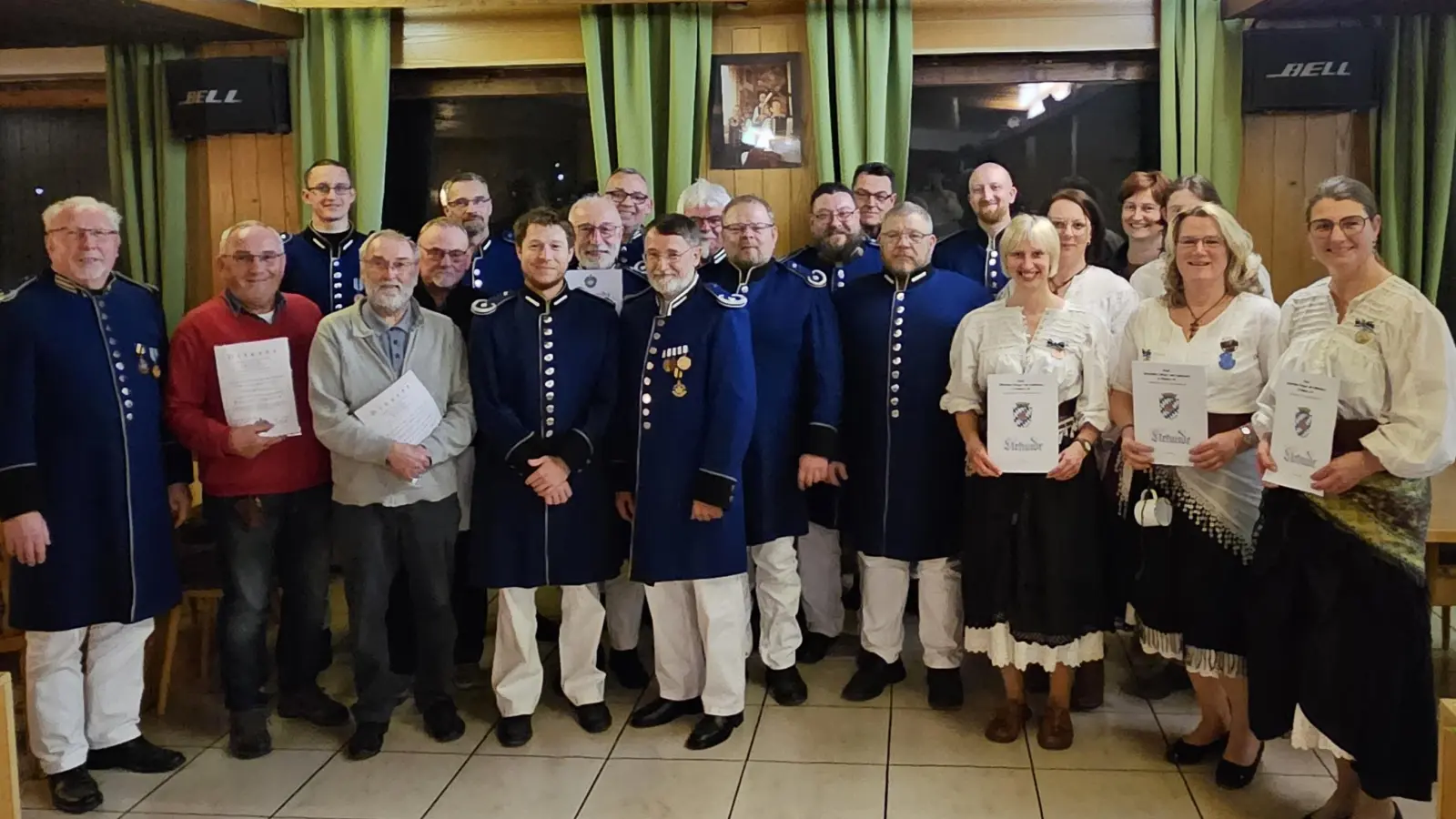 Ehrungen bei der Bürgerwehr (Bild: Bernhard Knauer)