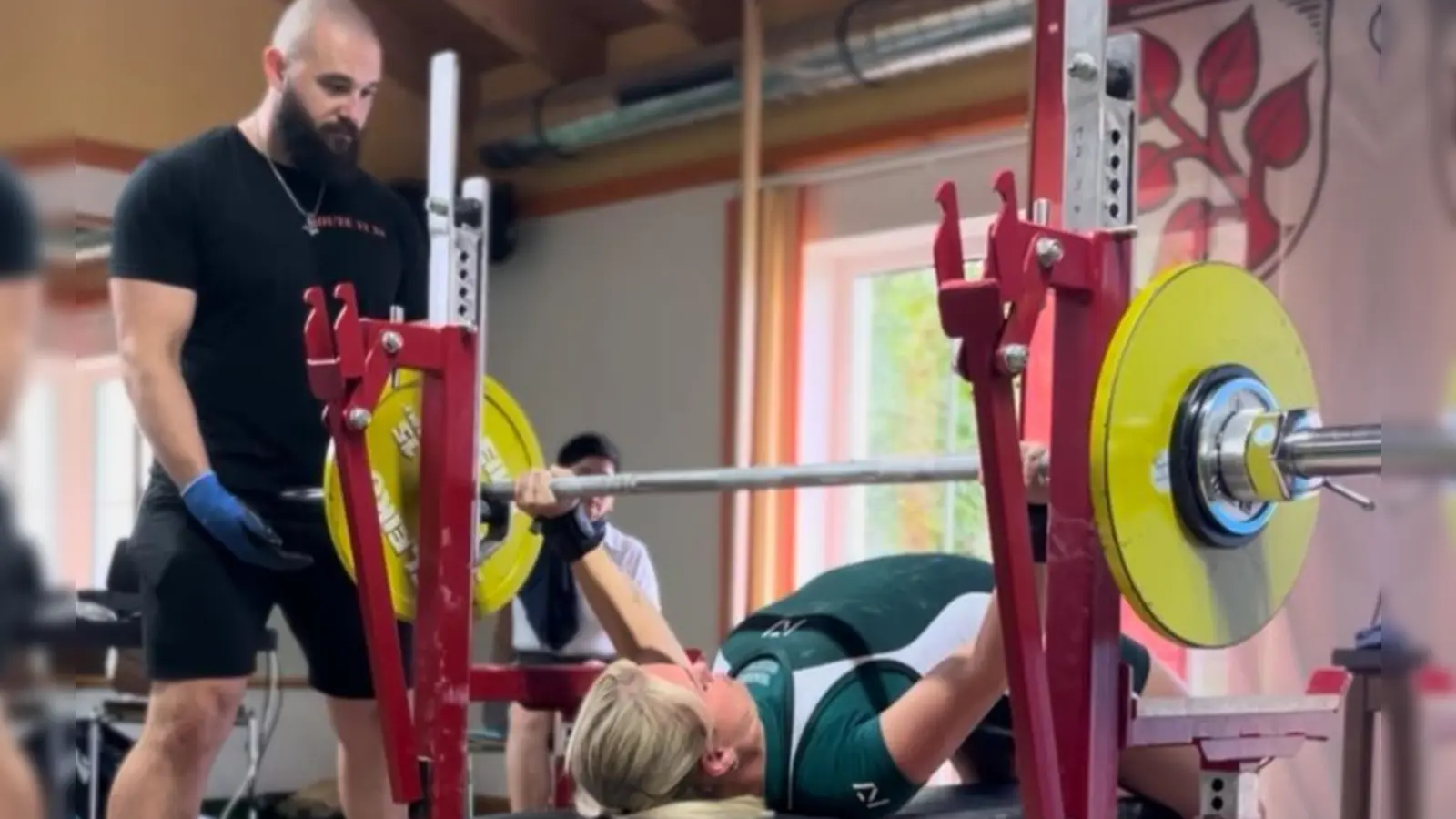 Jessie Groher auf der Wettkampfbank (Bild: Marcus Helfensdörfer)