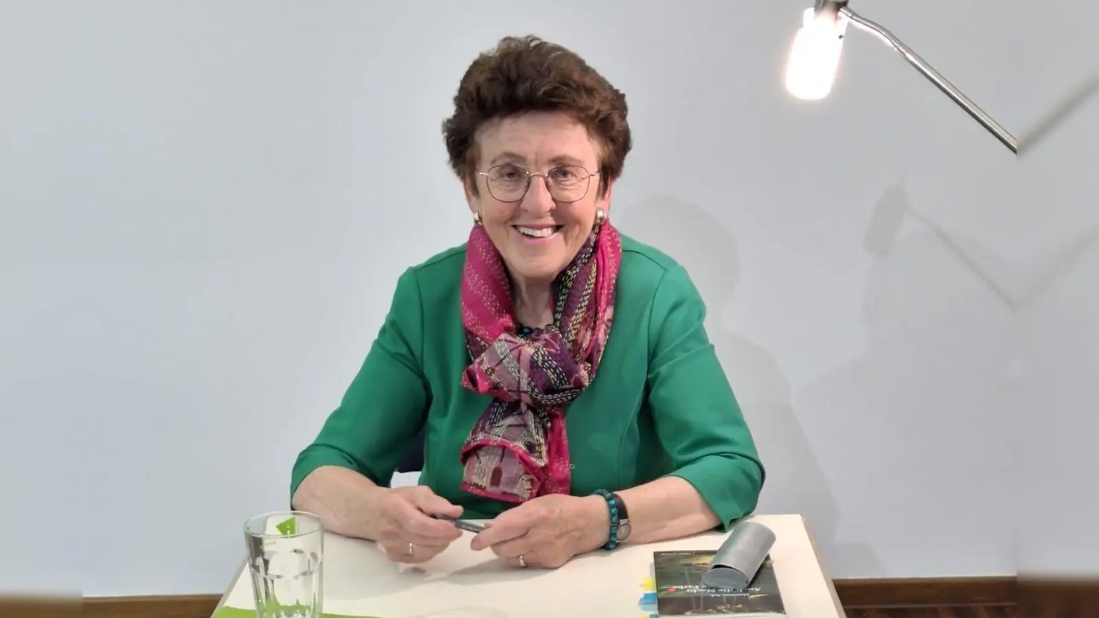 Schriftstellerin Marianne Ach würde sich über Anfragen zu Lesungen durch Büchereien aus der Region freuen. (Bild: Jutta Biehl/exb)