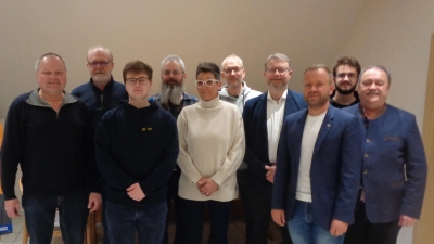 Die Vorstandschaft und Gäste der FW Gebenbach (von rechts) 1. Vorsitzender Peter Dotzler, Wolfgang Dotzler, MdL Bernd Heinisch, Bundestagskandidat Hans Martin Grötsch, Hans Jürgen Zintl, Christine Sabisch, Martin Kick, Simon Dotzler, Jürgen Schneider und Franz Gottschalk.  (Bild: Jürgen Lindner )