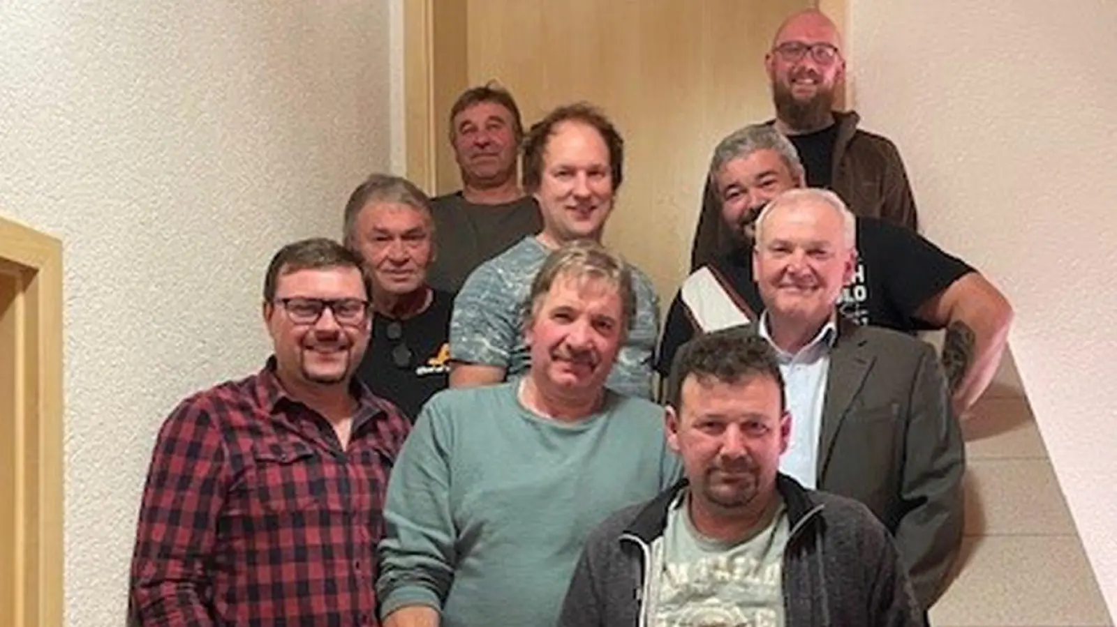 Vorstandschaft mit Jagdvorsteher, Jagdpächter mit Jäger und Bürgermeister.<br> (Bild: Laurin Pinzer)