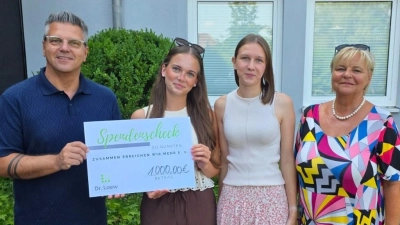 Vorstand Andreas Huschka, Theresa Moller, Lisa Ziegler und Birgit Tafelmeier (Bild: Manfred Tafelmeier)