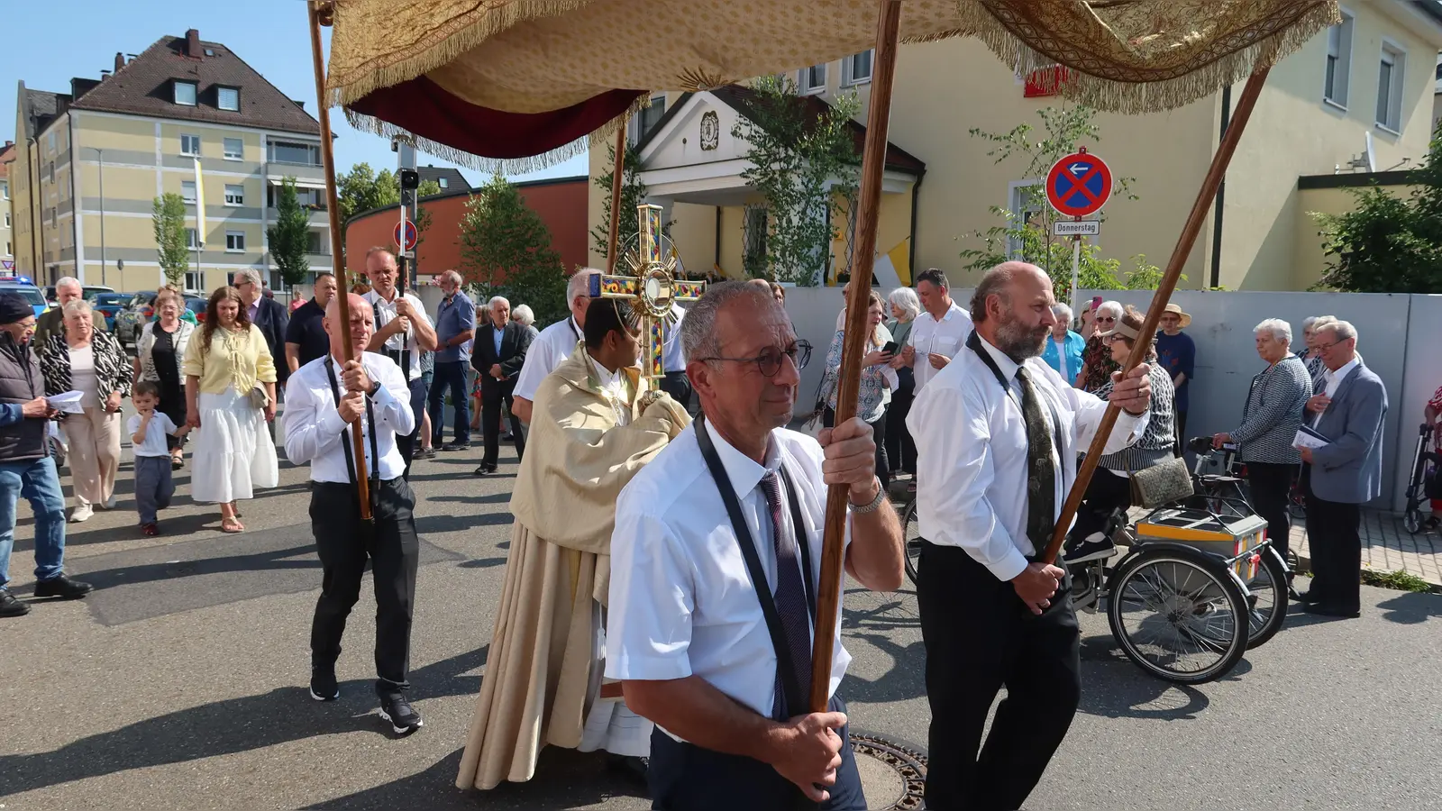 Fronleichnamsprozession der Pfarrei Herz Jesu.  (Bild: Helmut Kunz )