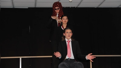 Die Mächtigen führen die Bevölkerung an der Nase herum. (Bild: Nico Fenzl)