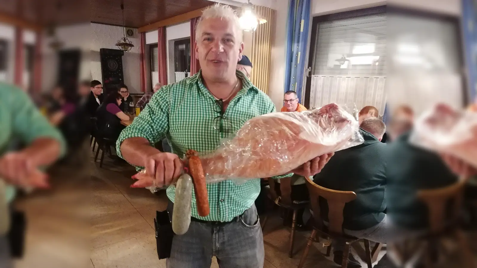 Sillerbockl mit dem Hauptpreis. (Bild: Klaus Schuller)