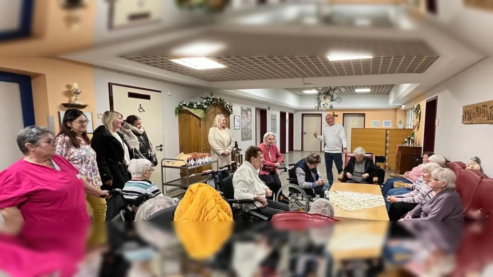 Kleine Präsente schenken Freude  (Bild: Claudia Wolf)