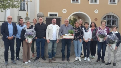 Neue und ausgeschiedene Vorstandschaftsmitglieder des GOV Schwarzhofen per 26.04.2026. (Bild: Ziereis Christina)