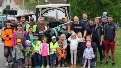 Die vielen Helfer der Aktion Ramadama (Bild: Johanna Held)