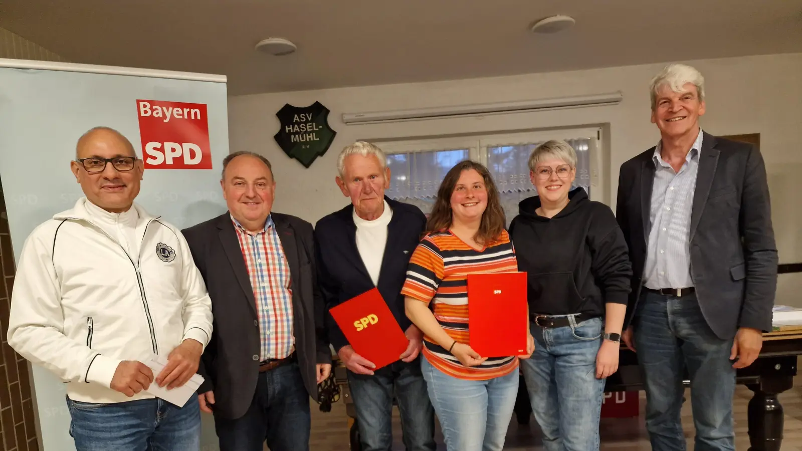 von links: Ismail Ertug, Hans Hartinger, Manfred Lienhart, Katharina Hackl, Lisa Hartinger, Michael Rischke (Bild: Franz Bleicher)