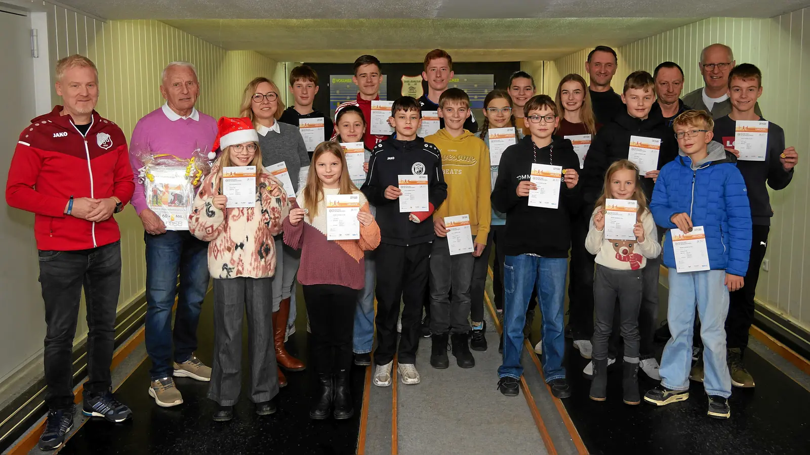 Urkundenübergabe für das Deutsche Sportabzeichen 2025 (Bild[M]: Rainer Rosenau)