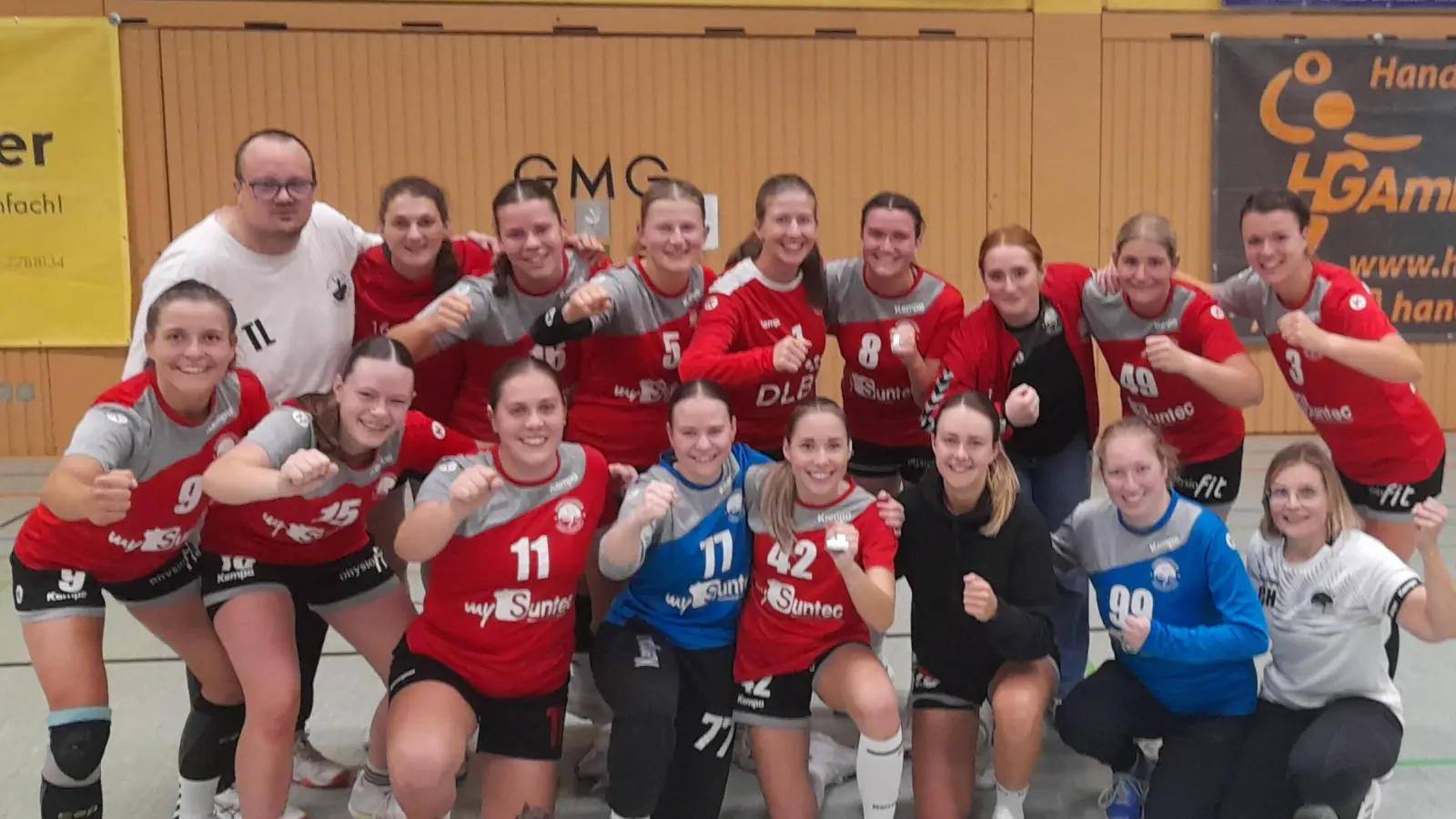 Einen 26:19 Erfolg konnten die HV-Damen in Amberg bejubeln.  (Bild: Thomas Völkl  )