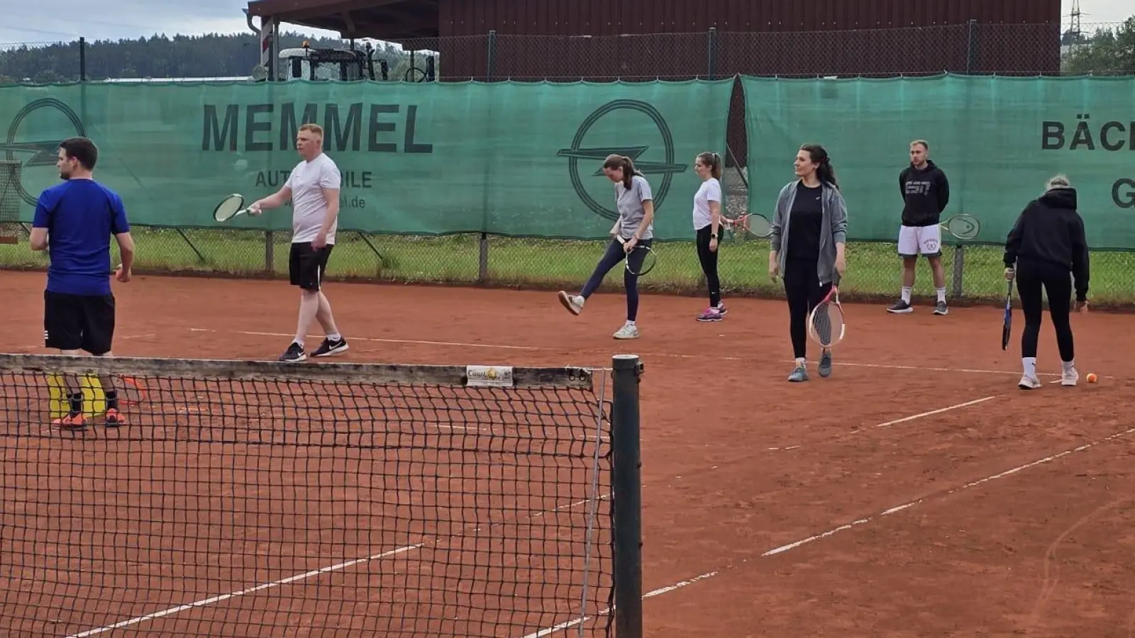 Groß und Klein hatten Spaß am Tryout auf der Tennisanlage des TC Eschenbach (Bild: Dominic Reiter)