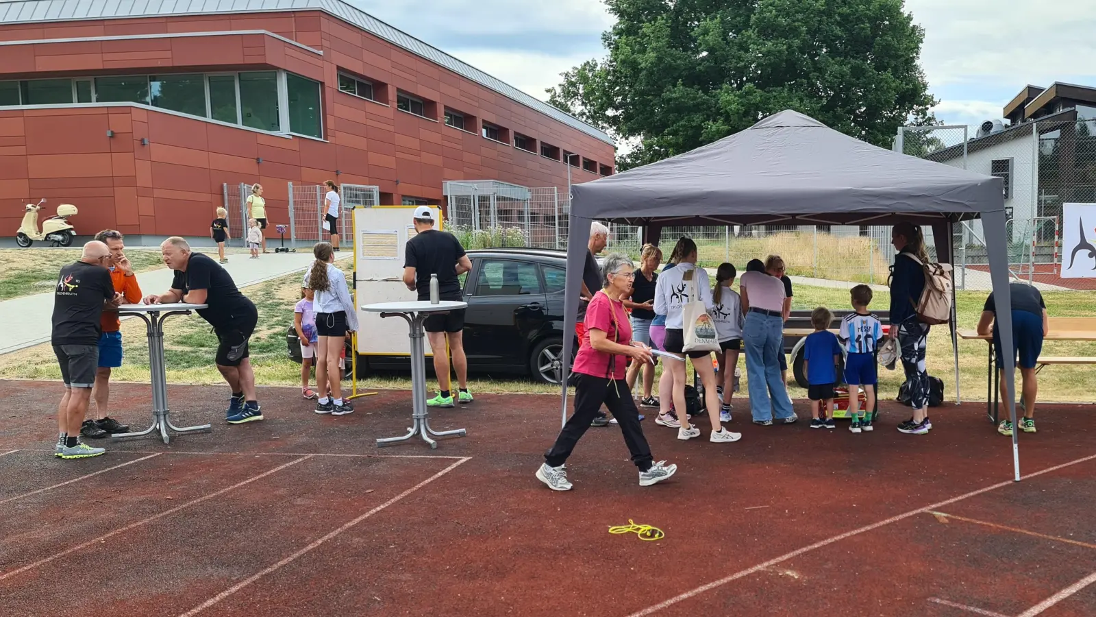 Anmeldestation zum Sportabzeichen (Bild: Wolfgang Rahm)