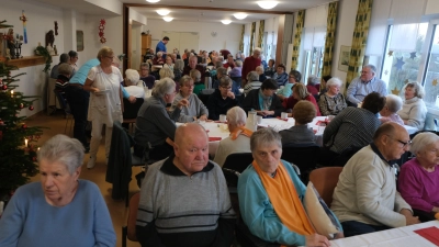 Kein Jahr ohne Advents- und Weihnachtsfreier im Seniorenwohnheim „Am Reiserwinkel“.). (Bild: Fred Lehner)