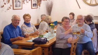 Pfarrei-Senioren beim fröhlichen Kirchweihessen (Bild: Sabine Bäumler)