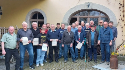 Vorstand Alexander Wächter mit einem Teil der Geehrten für 50-, 40, 25-jährige Mitgliedschaft (Bild: Alexander Wächter)