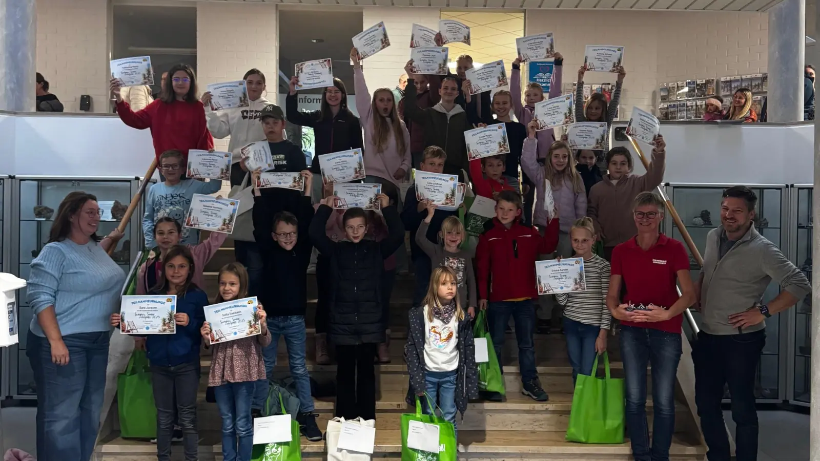 Strahlende Gewinnerinnen und Gewinner (Bild: Alexandra Kirst)