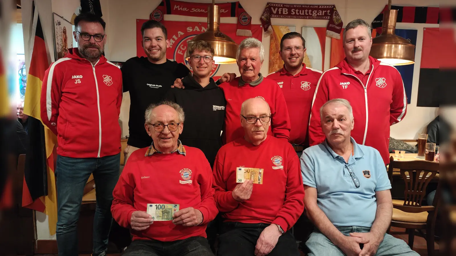 Hinten v.L.n.R. Josef Schiesl, Julian Schieder, Christoph Schieder, Gerd Riedl, Michael Meiler, Tobias Forster; Vorne v.L.n.R. Norbert Helgath, Karl Heigl, Ralph Mikolaiczyk  (Bild: Katharina Nickl)