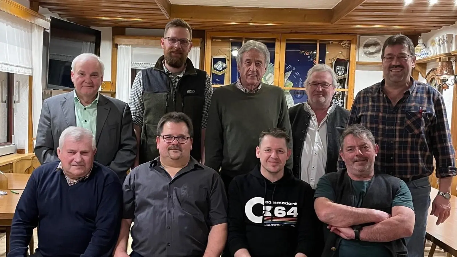 sitzend v. l.: Hans Friedrich, Alois Albersdörfer, Markus Bayerl und Bernhard Stich<br>stehend v. l. Günter Kopp, Christian Rauch, Max Frank, Josef Scherm u. Rainer Bayer (Bild: Jonas Pöllath)