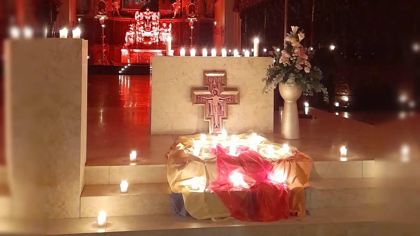 Nacht der Lichter in der Basilika (Bild: Gertrud Hankl)