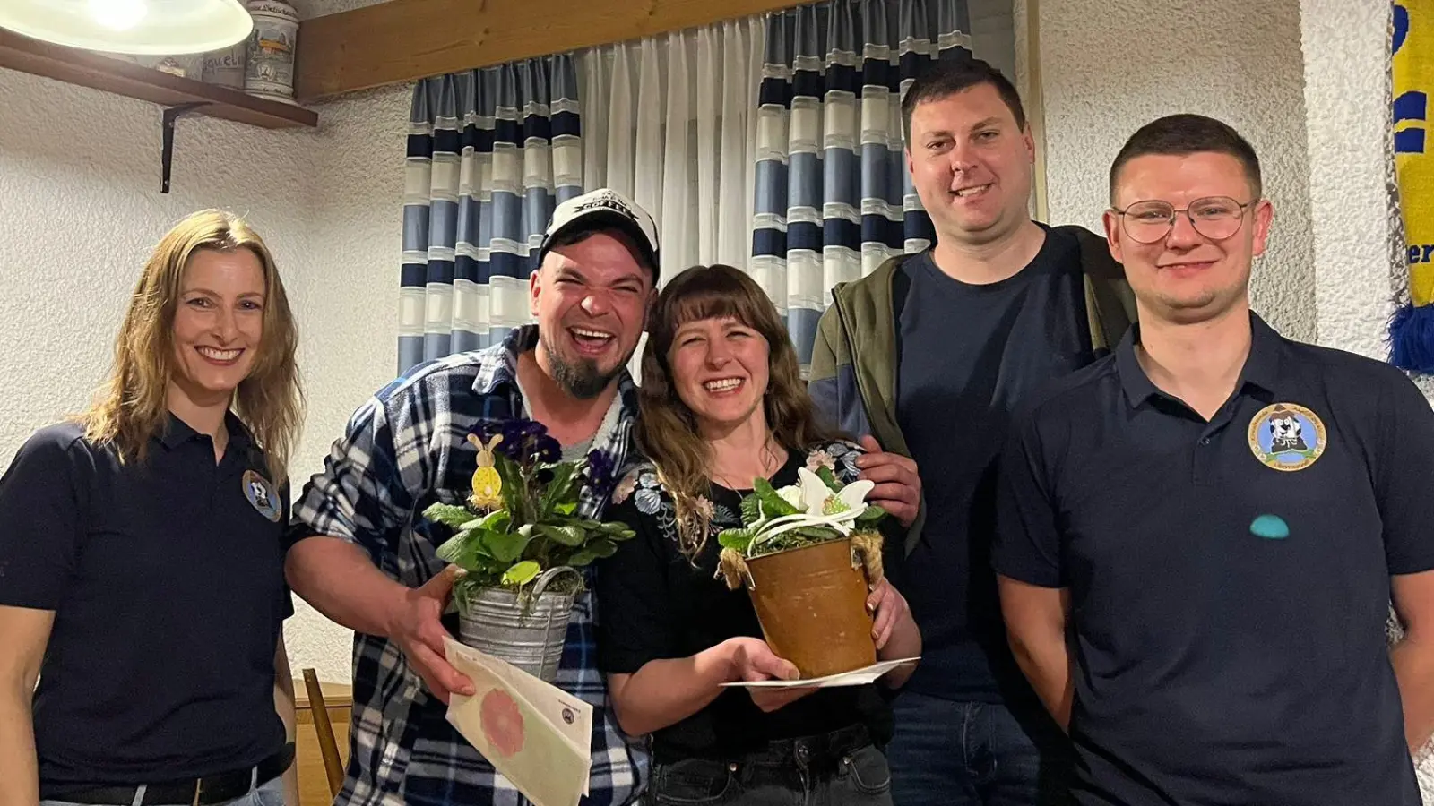 Von links: 1. Vorstand Marina Zinkl, 1. Sieger Stefan Kühner, 2. Sieger Rebecca Kühner, 3 Sieger Fabian Richthammer, 2.Vorstand Sebastian Kraus. (Bild: Philipp Schön)