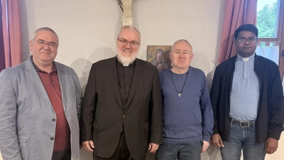 Auf dem Bild v.li. nach re.: KEB Tirschenreuth Hans Stelzl, Pater Gerhard, Arbeitskreiskoordinator Stefan Roth und Pfarrvikar Pater Arul  (Bild: Alexander Hörl)