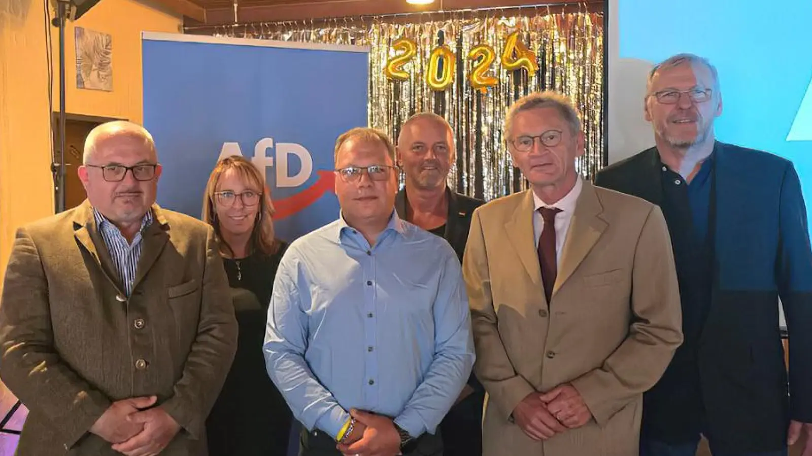 Reinhard Mixl (links) ist neuer Vorstand beim AfD Kreisverband Schwandorf/Cham. (Bild: Thomas Deutscher)