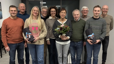 Neuwahl und Ehrungen bei der Concordia Pirk. Alexander Radlbeck (zweiter von links) bleibt weiter Präsident.  (Bild: Alexander Radlbeck)
