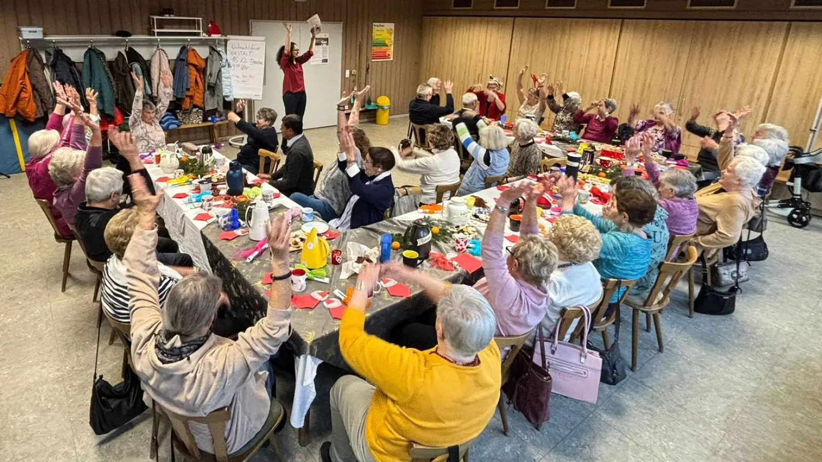 Auch bei der Weihnachtsfeier ist Bewegung angesagt. (Bild: Gerhard Müller)