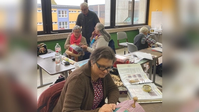 Andreas Hopfner beim Besuch des Klöppelkurses. (Bild: Andreas Hopfner)