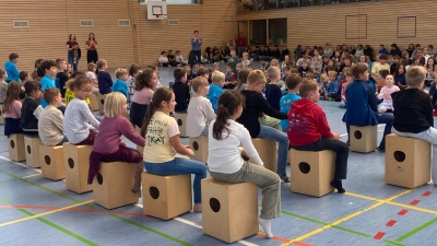 Viele interessierte Besucher waren zum Konzert gekommen, um sich von den Trommelkünsten der Schüler zu überzeugen.  (Bild: Sabine Weiß)