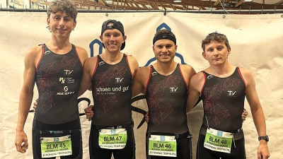 Platz 9 beim letzten Bayernligastart für die Triathleten des TV Burglengenfeld v.l. Michael Fuchs, Tobias Zeller, Felix Wagner und Michael Schoyerer (Bild: Franz Pretzl)