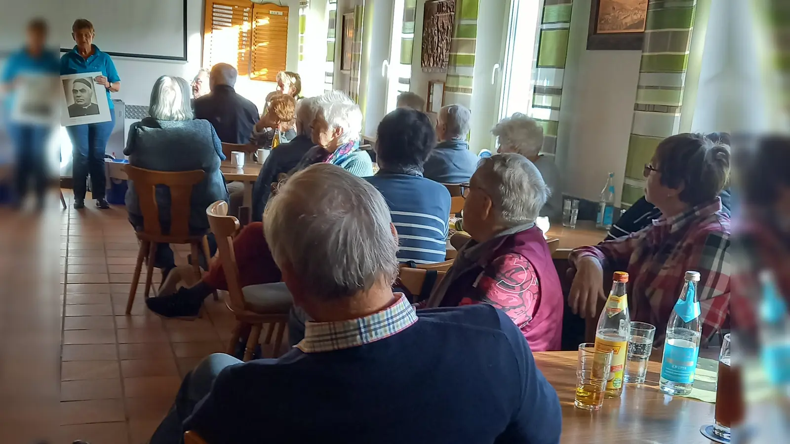 Interessierte Gäste (Bild: Stilla Gradl)