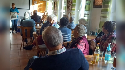 Interessierte Gäste (Bild: Stilla Gradl)