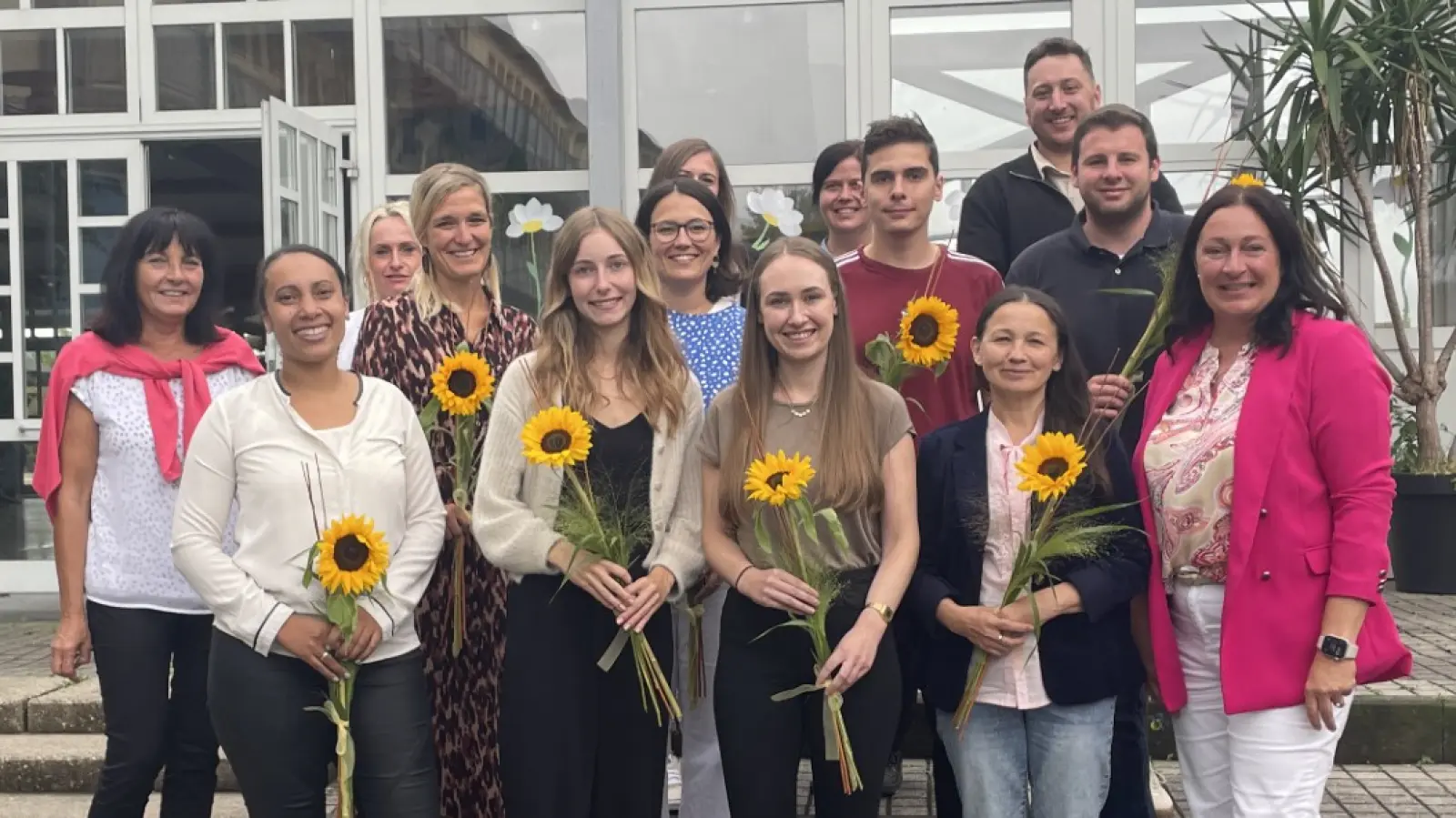 Rektorin Silke Schmid begrüßt zum Schuljahr 2024/25 Neuzugänge im Kollegium.  (Bild: Silke Schmid)