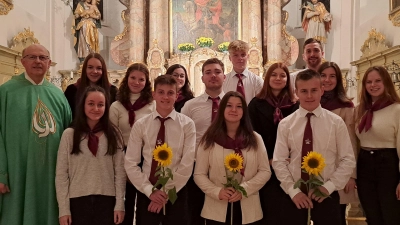 Die KLJB Niedermurach nimmt vier neue Mitglieder auf.<br> (Bild: Sophia Gillitzer/exb)