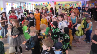 Bonbonregen (Bild: Johann Adam)