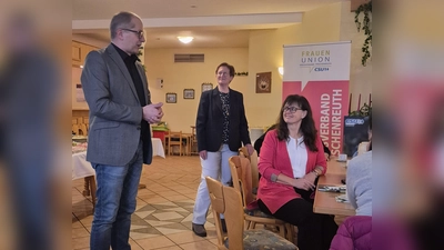 Frauenfrühstück mit Birgit Barth (Referentin) Rita Ponnath (Vorsitzende der FU Kemnath) Bürgermeister Roman Schäffler (Ortsvorsitzender CSU Kemnath) (Bild: Maria Wende)