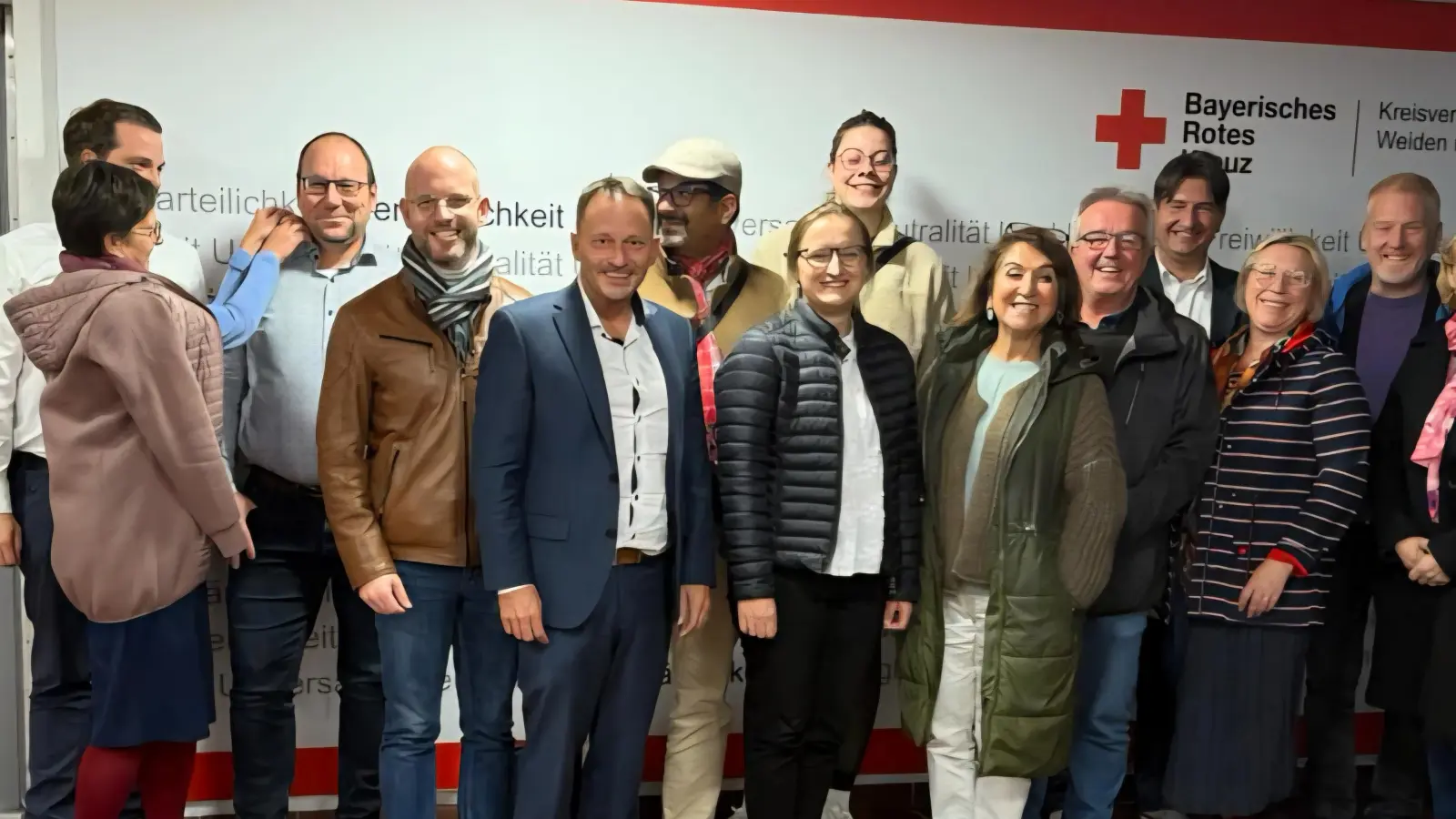 Oberbürgermeister Jens Meyer informiert sich über die Sorgen und Nöte vom BRK-Weiden-Neustadt<br>Im Bild: Vertreter vom BRK und Stadträte der SPD sowie Kandidatinnen und Kandidaten. (Bild: Gerald Bolleininger)