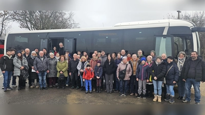 Die Reisegruppe der SG Alpenrose beim Weihnachtsmarkt Gut Wolfgangshof. (Bild: Sabine Bodensteiner)