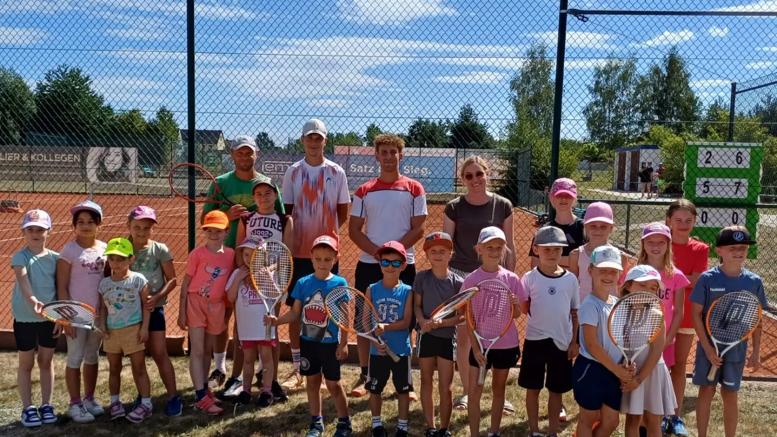Die Kinder hatten Freude beim Ausprobieren einer neuen Sportart. (Bild: Margot Stürzer)