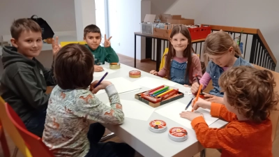 Sehr interessiet waren die Kinder beim Vorlesenachmittag. (Bild: Christine Dorner)