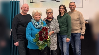 von links: Georg Matzke, Anita Boritzka, Vorsitzende Inge Bauer-Joswig, Heike Rebler, Alois Gsödl. (Bild: Kristina Betz)