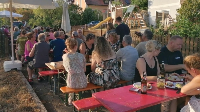 Am „Kellerhals-Weg” mundete allen der Maier-Leberkäs beim Bankerlfest (Bild: Andrea Krapf)